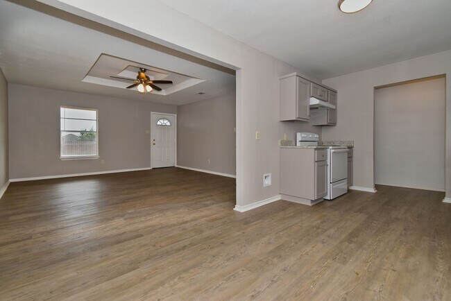 Building Photo - 4008 Templeton St
