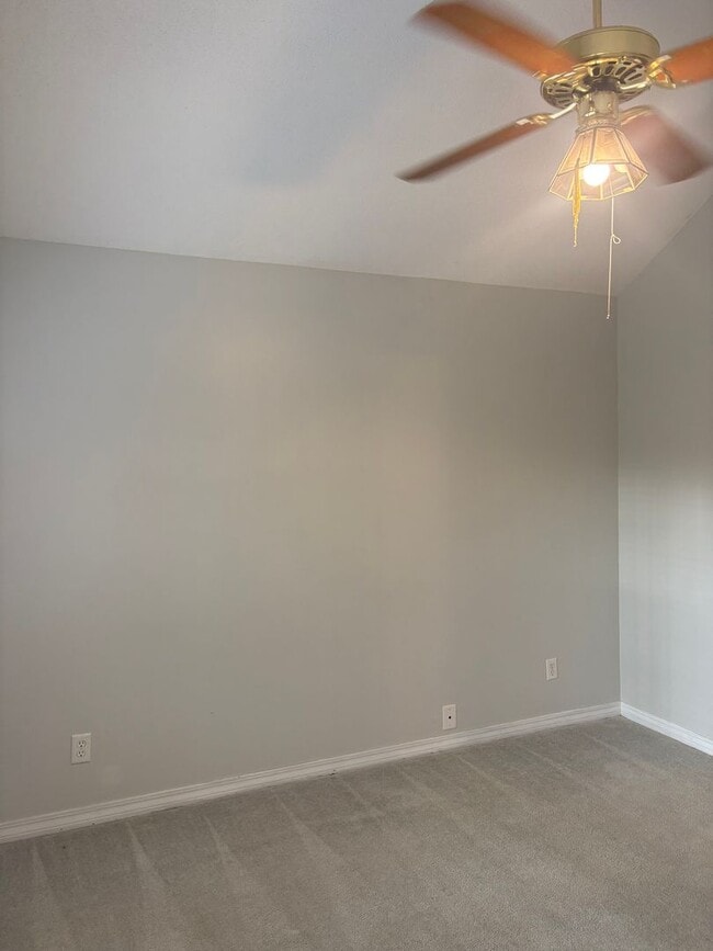 Building Photo - Charming 2 Bedroom in Fort Walton Beach!