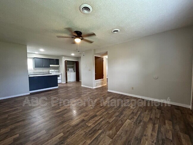 Building Photo - 1603 Juniper Cir