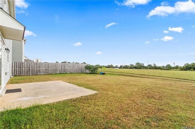 Building Photo - 3BR/2.5BA in Northport