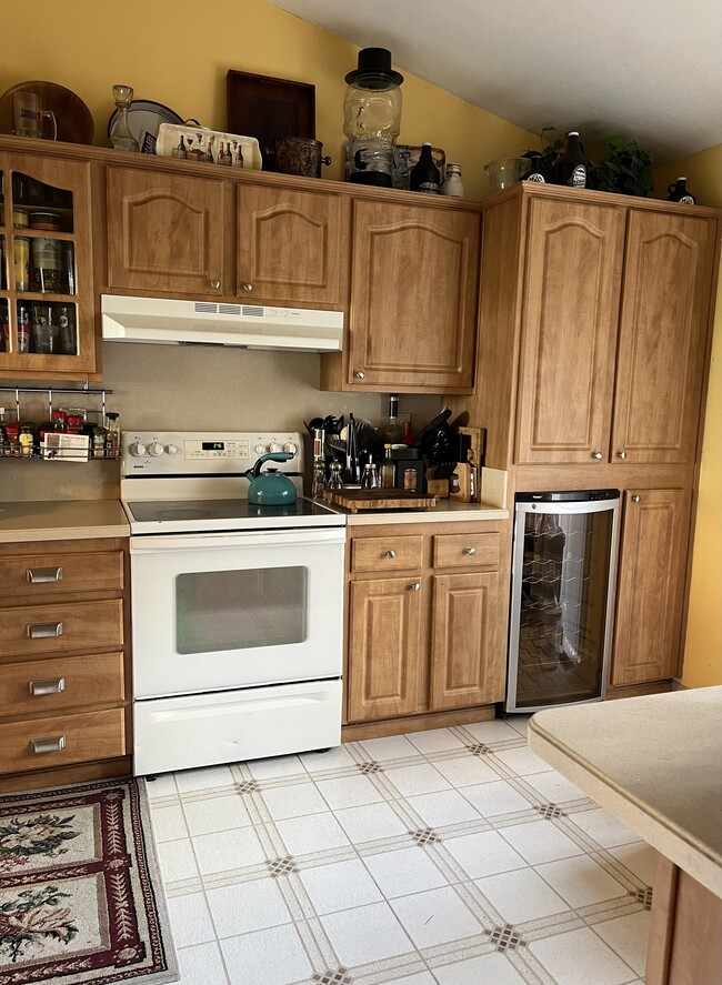 Building Photo - 1487 Ashwood Dr