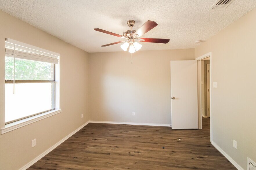 Building Photo - 2800 Terry Ct