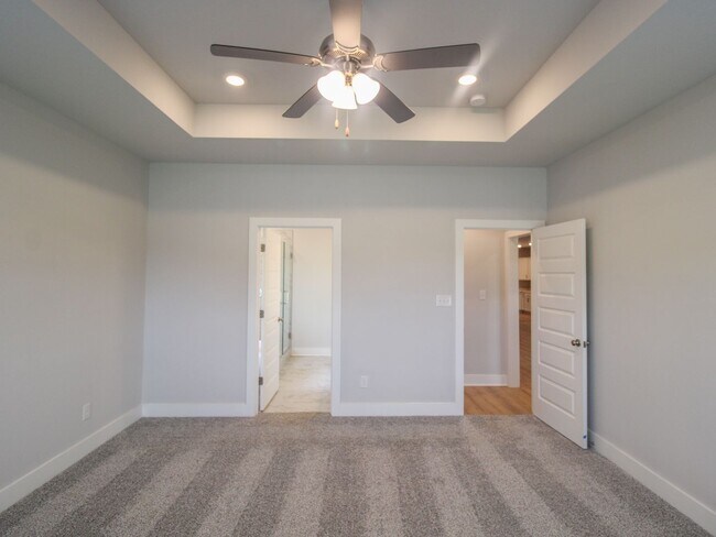 Building Photo - Reduced Rental Rate with $200 Rent Credit for 12 Months!