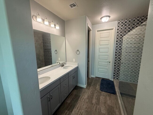 Building Photo - 26437 N 122nd Dr