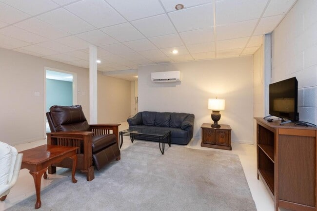 Building Photo - 43 Kennedy Rd