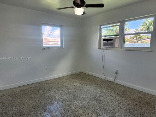 Building Photo - 3245 SW 88th Ct