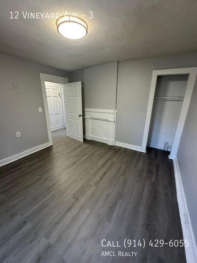 Building Photo - 12 Vineyard Ave