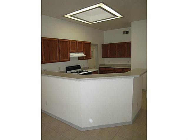 Building Photo - 1468 Plaza Verde Dr