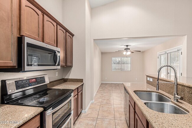 Building Photo - 25667 W Primrose Ln