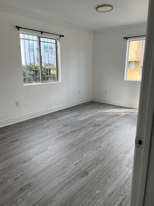 Building Photo - 6107 Romaine
