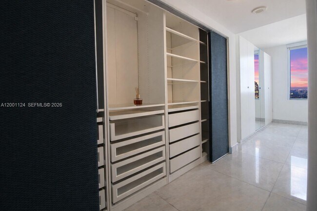 Building Photo - 92 SW 3rd St