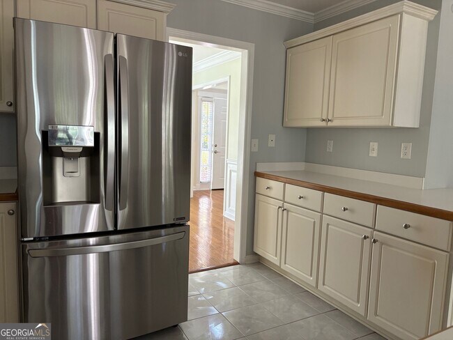 Building Photo - 6221 Woodlore Dr NW