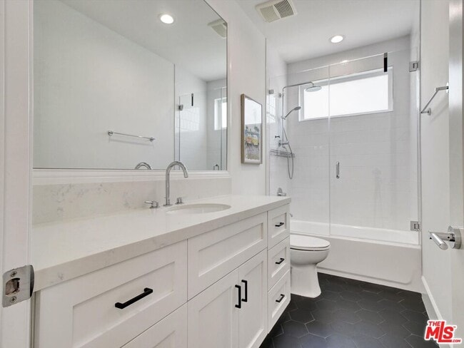 Building Photo - 10593 Kinnard Ave