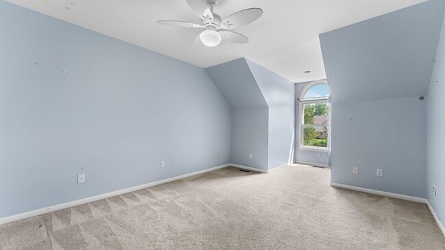 Building Photo - 9069 Emerson Dr
