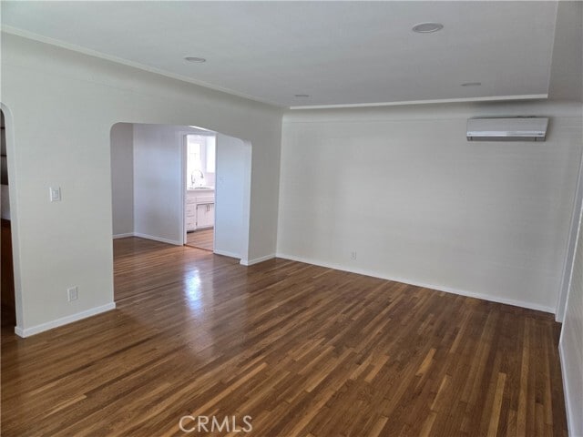 Building Photo - 14001 Dunrobin Ave