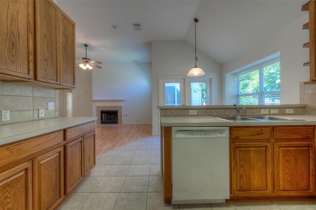 Building Photo - 1632 Belvedere Pl