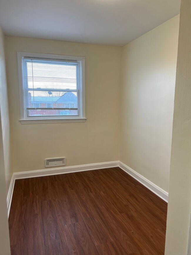 Building Photo - NEWLY RENOVATED TOWNHOME IN NORTH EAST BAL...