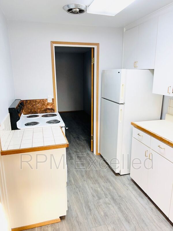 Building Photo - 1122 Lafayette St S