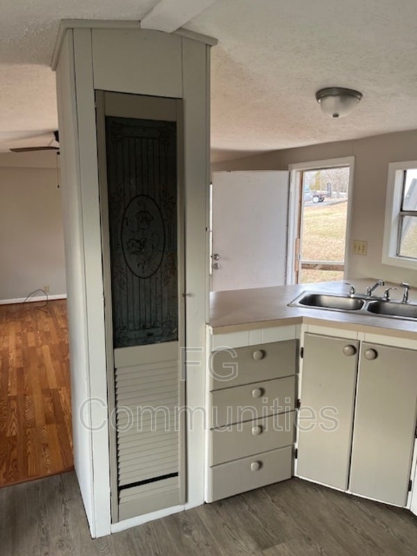 Building Photo - 100 2nd Ave SE