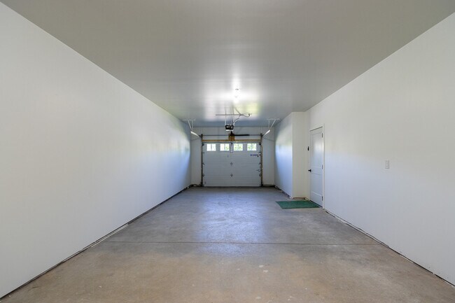 Building Photo - 1920 Edwards St