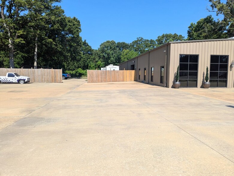 Building Photo - 4211 Sterlington Rd