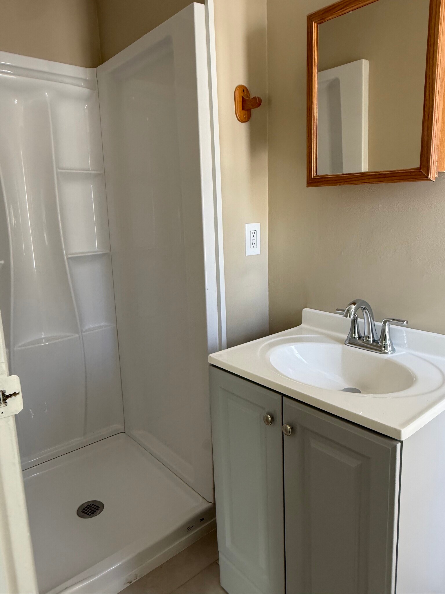 Building Photo - 36 Davis St