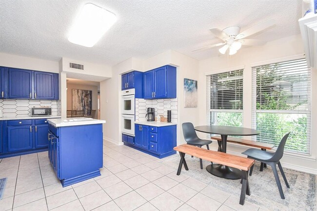 Building Photo - 18143 Bal Harbour Dr