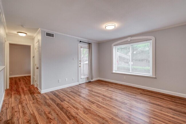 Building Photo - 8210 Bent Tree Rd