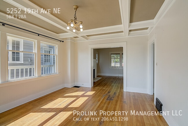 Building Photo - 5252 19th Ave NE