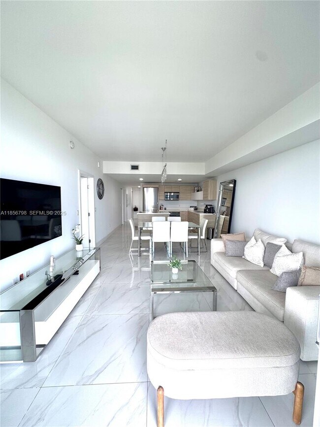 Building Photo - 16385 Biscayne Blvd