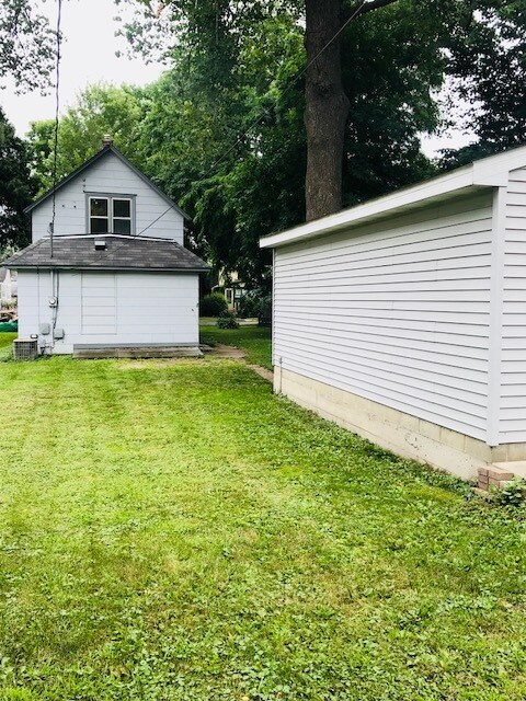 Backyard - 230 9th Ave N