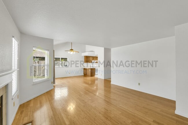 Building Photo - Spacious 4-Bedroom Home for Rent - $2800/m...
