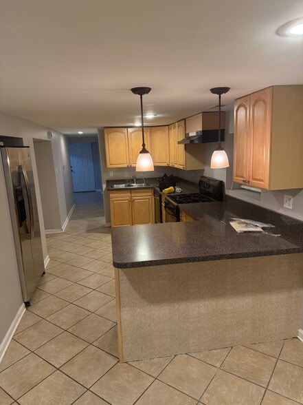 Building Photo - 2727 N Artesian Ave