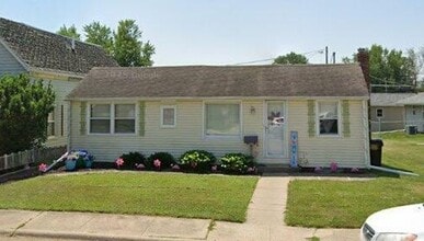Building Photo - Updated 1-Bedroom Home with Garage!