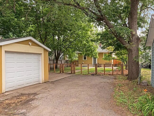 Building Photo - 5638 Wentworth Ave