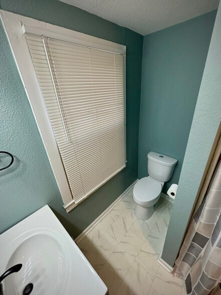 Building Photo - 407 S 12th St