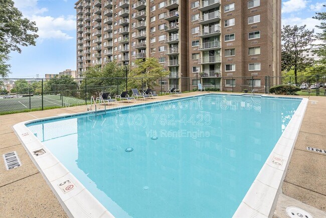 Building Photo - 2059 Huntington Ave
