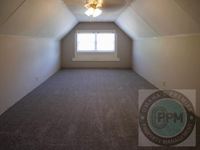 Building Photo - Spacious 4bd/2Ba Home