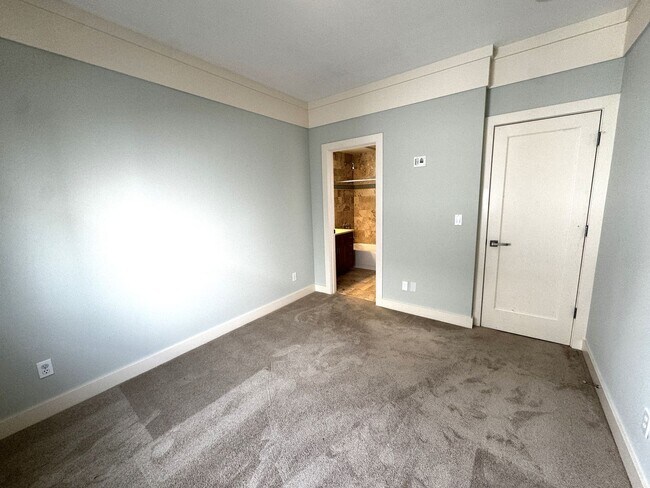 Building Photo - 4bd/4.5ba Seattle House