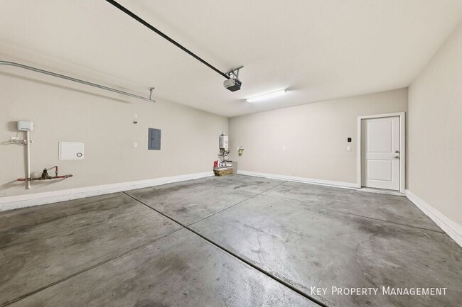 Building Photo - 5 Lilla Rosa St