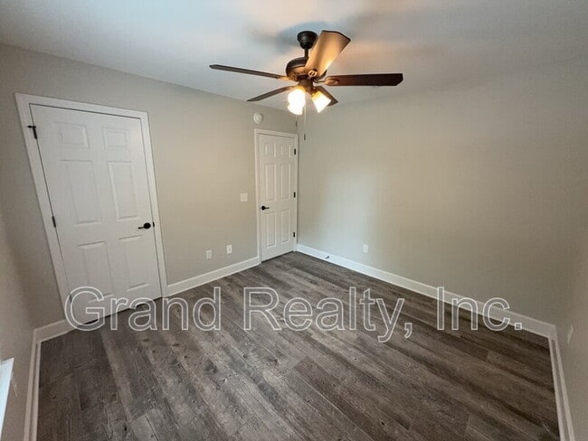 Building Photo - 7228 Par Ln