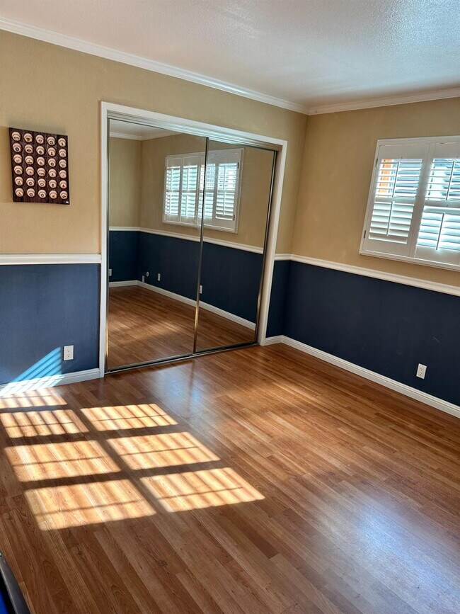 Building Photo - Fabulous condominium home on 6th Fairway of El Macero Country Club.