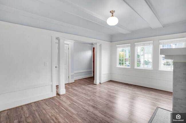 Building Photo - 1035 63rd St