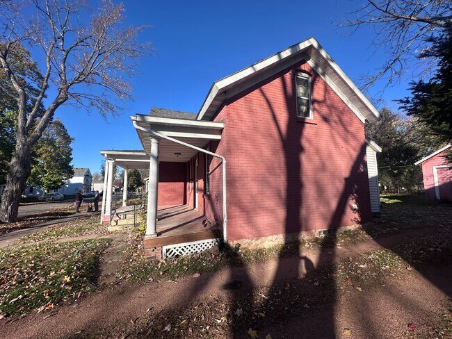 Building Photo - 315 N 2nd Ave