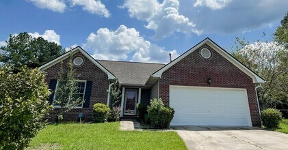 Building Photo - 3 Bedroom 2 Bath - No pets