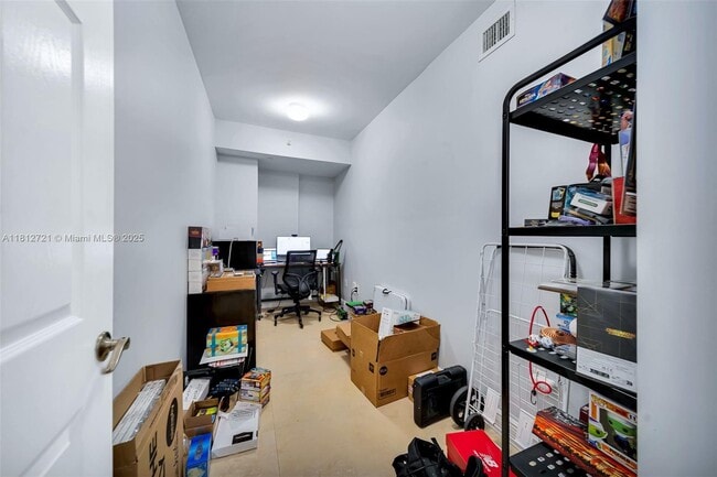 Building Photo - 2425 SW 27th Ave