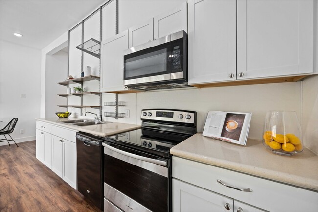 Building Photo - 2214 Stevens St