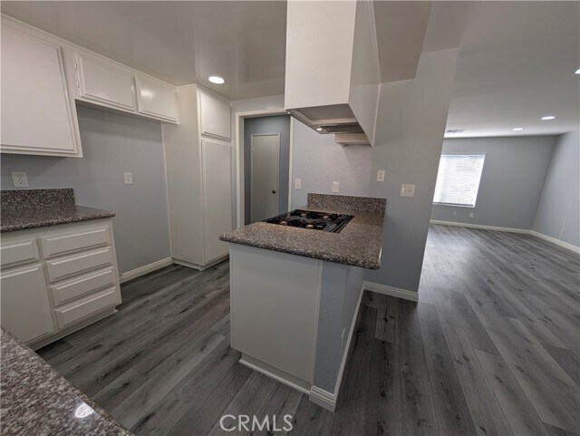 Building Photo - 527 E Colorado Blvd