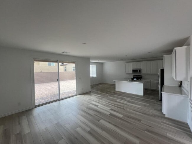 Building Photo - 2825 Overlook Brk St