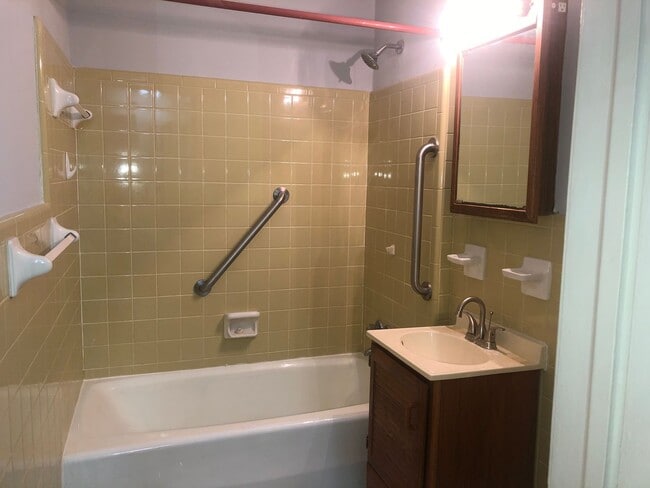 Building Photo - Updated Brick Ranch Conveniently Located